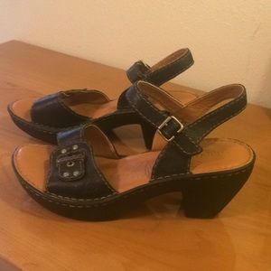 BORN 9.5-10 new /EUC 40.5 platform sandals